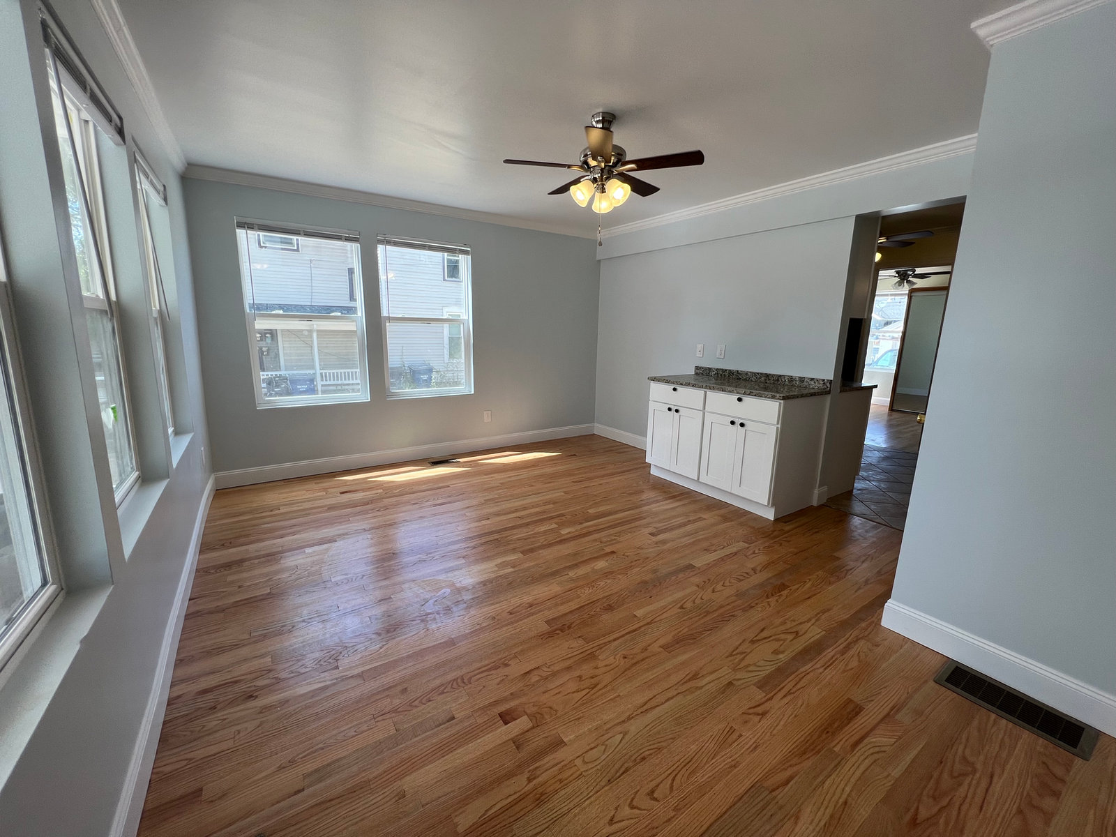 5-Bedroom at 216 W Ann