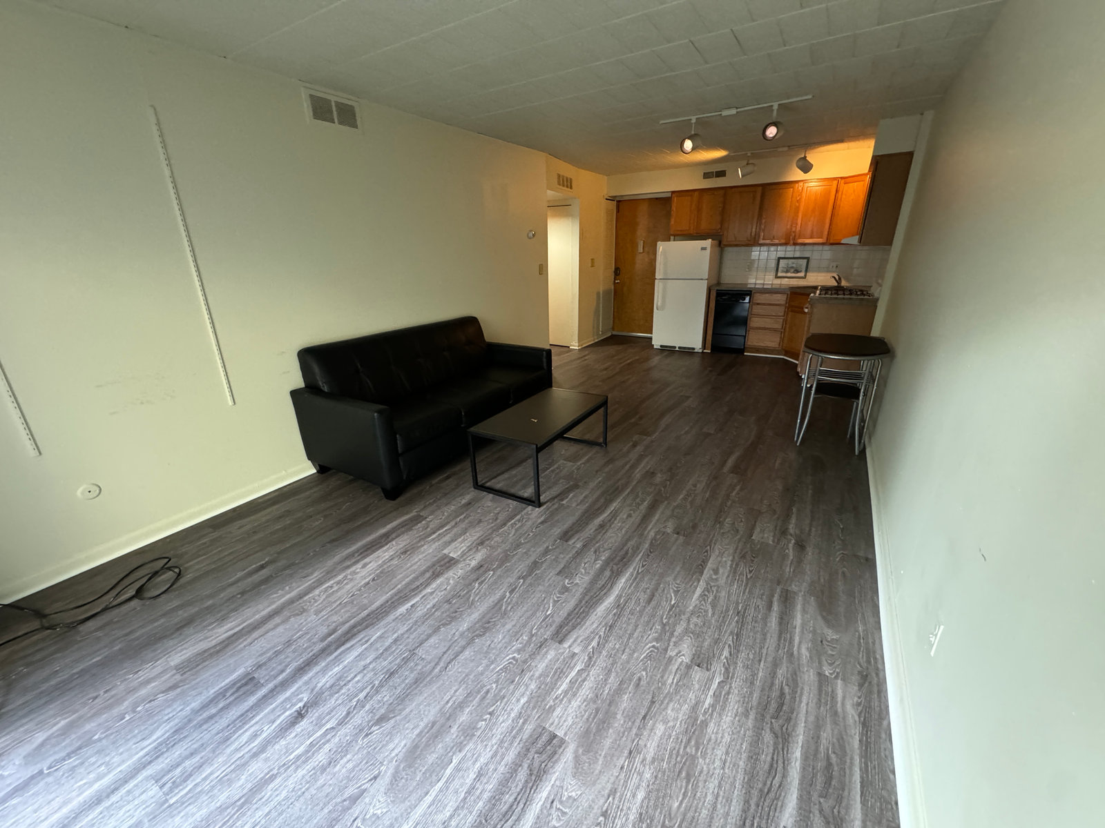 Apartment at 721 E Kingsley